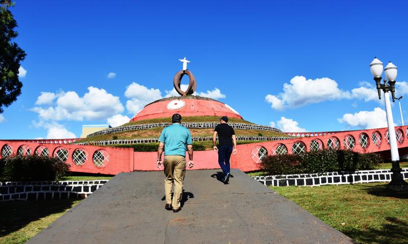 Vereador Júnior Gurtat pede melhorias na Praça do Cristo Rei
